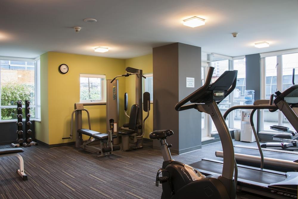 Carmana Hotel & Suites Vancouver Bagian luar foto