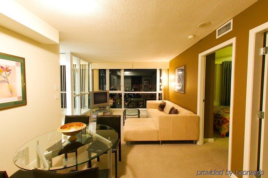 Carmana Hotel & Suites Vancouver Ruang foto
