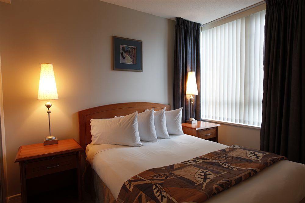 Carmana Hotel & Suites Vancouver Bagian luar foto