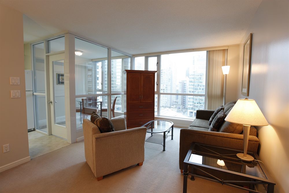 Carmana Hotel & Suites Vancouver Bagian luar foto