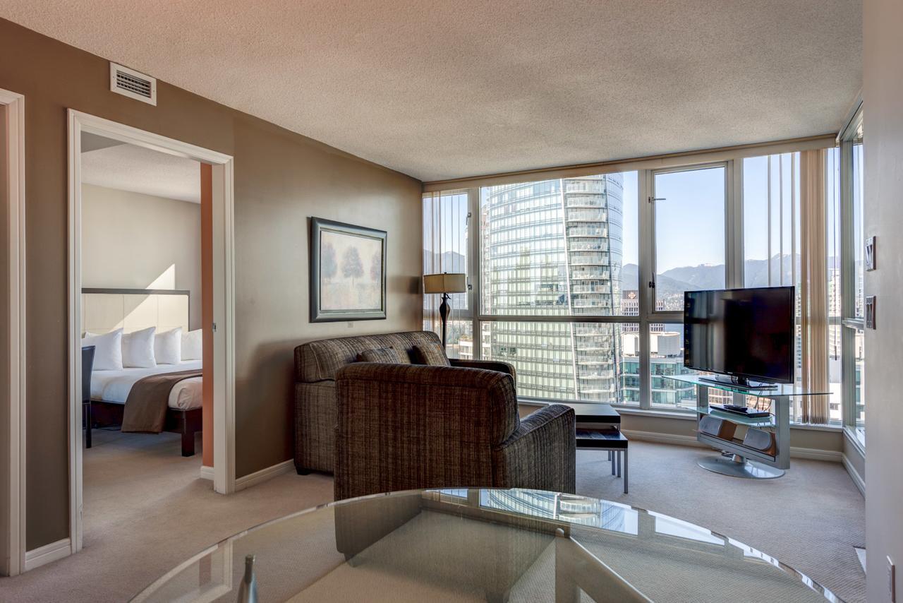 Carmana Hotel & Suites Vancouver Bagian luar foto