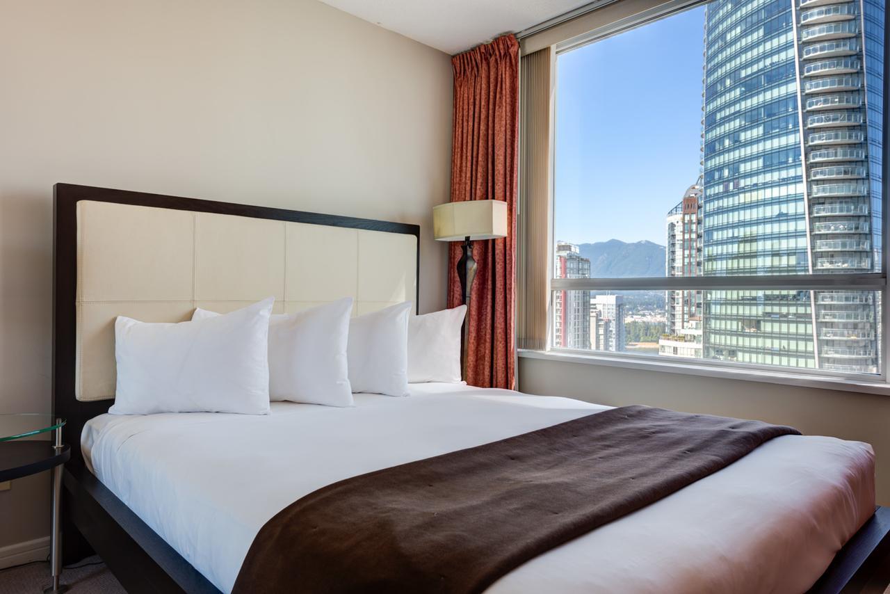 Carmana Hotel & Suites Vancouver Bagian luar foto