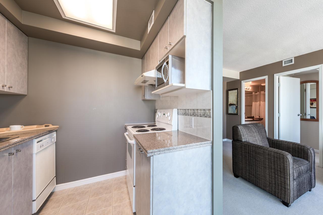 Carmana Hotel & Suites Vancouver Bagian luar foto