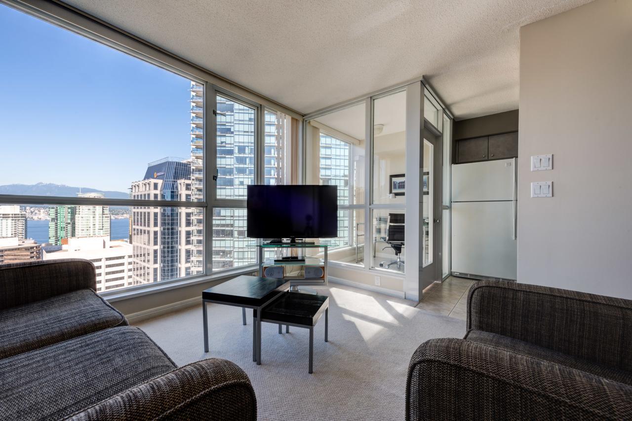 Carmana Hotel & Suites Vancouver Bagian luar foto