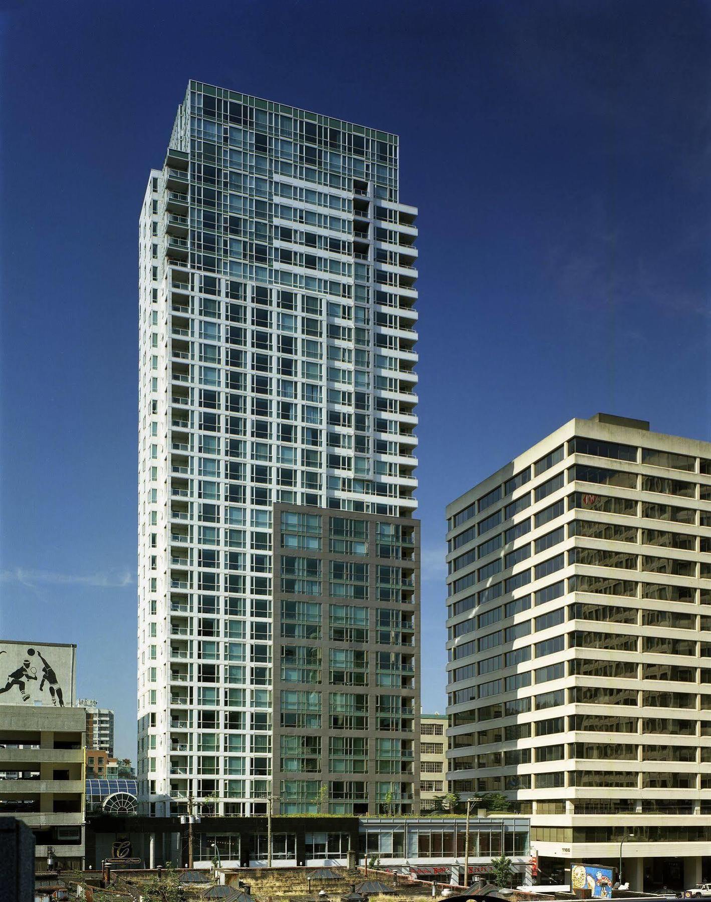 Carmana Hotel & Suites Vancouver Bagian luar foto