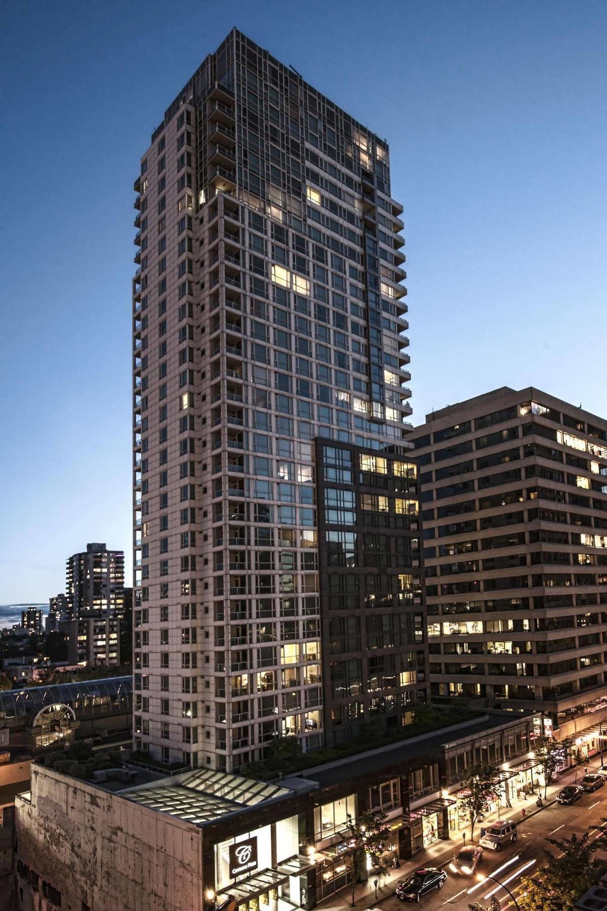 Carmana Hotel & Suites Vancouver Bagian luar foto