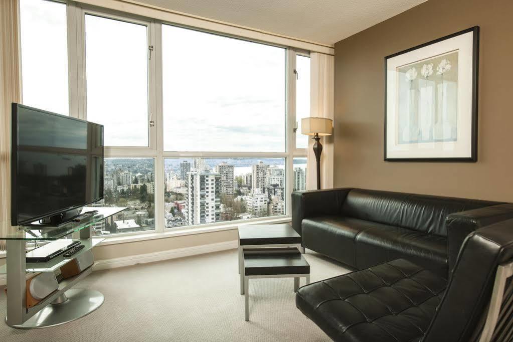 Carmana Hotel & Suites Vancouver Bagian luar foto