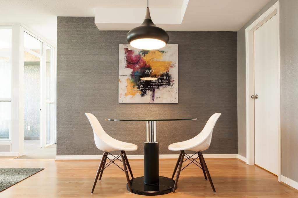Carmana Hotel & Suites Vancouver Bagian luar foto